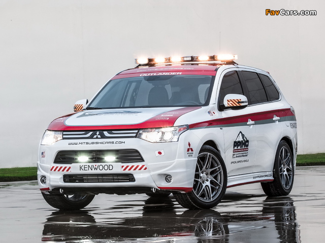 Images of Mitsubishi Outlander GT Pikes Peak Safety Car 2013 (640 x 480)