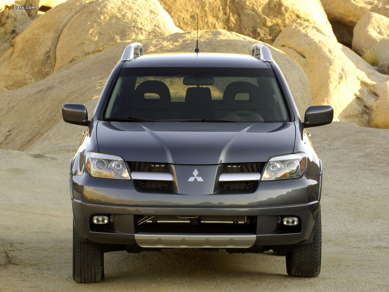 Mitsubishi Outlander US-spec 2003–06 photos (1280 x 960)