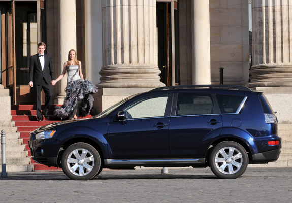 Mitsubishi Outlander 2009–12 images