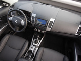 Mitsubishi Outlander 2009–12 images