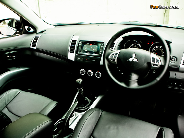 Mitsubishi Outlander UK-spec 2009–12 wallpapers (640 x 480)