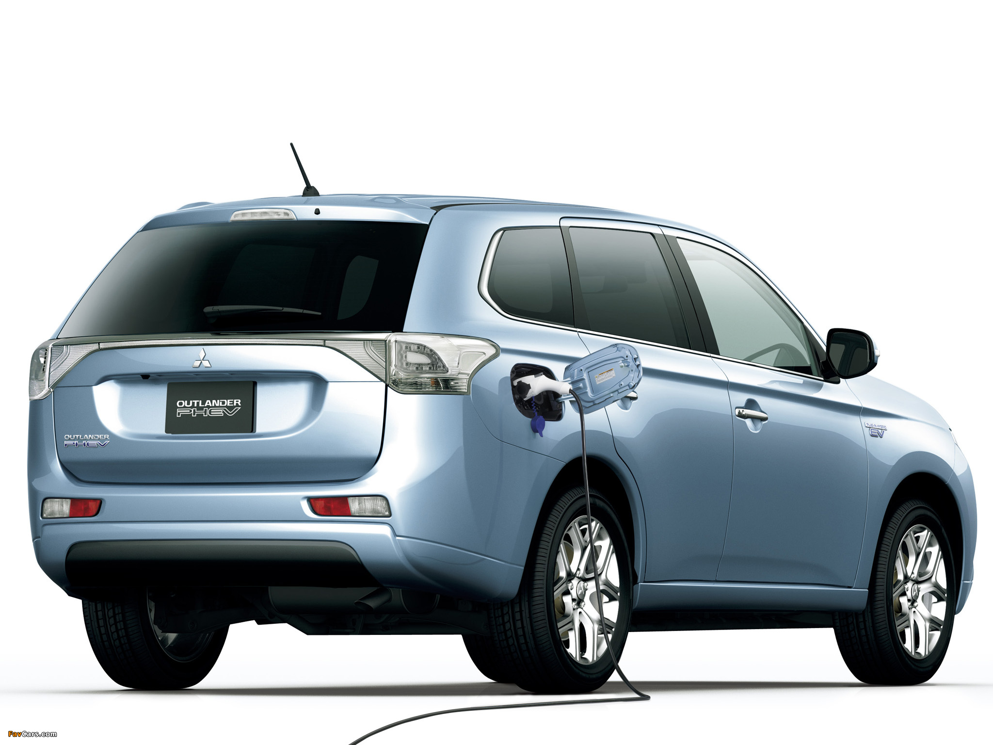 Mitsubishi Outlander PHEV JP-spec 2012 wallpapers (2048 x 1536)