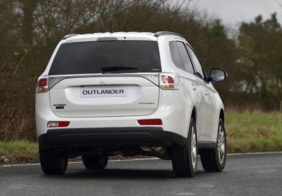 Mitsubishi Outlander UK-spec 2013 images
