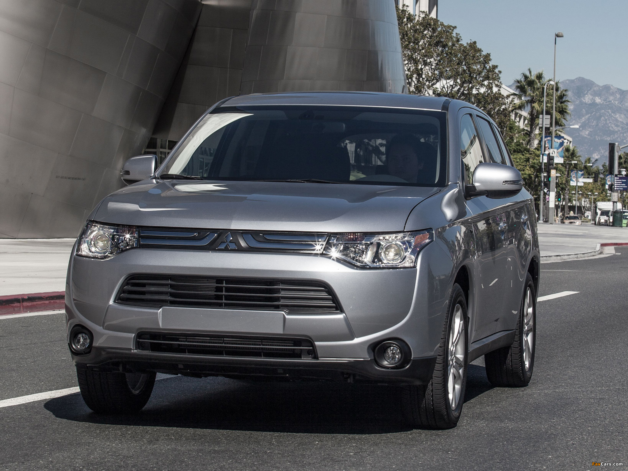 Mitsubishi Outlander US-spec 2013 pictures (2048 x 1536)