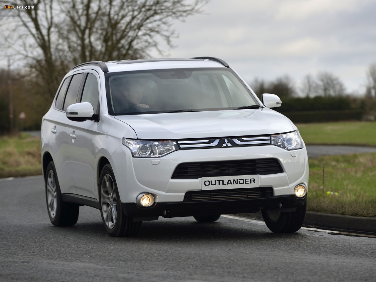 Mitsubishi Outlander UK-spec 2013 pictures (1280 x 960)