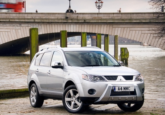 Photos of Mitsubishi Outlander Warrior 2007–09