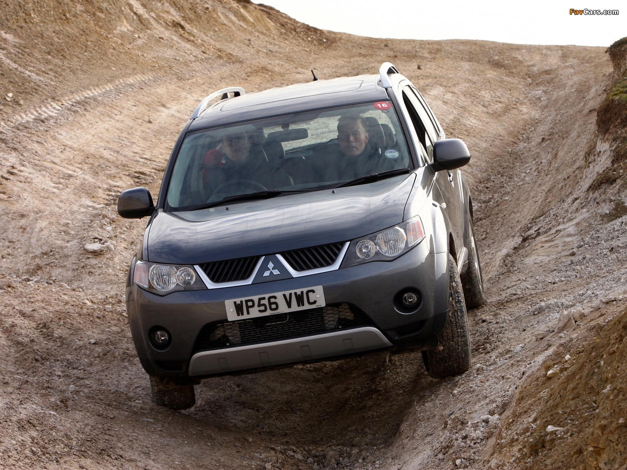 Photos of Mitsubishi Outlander UK-spec 2007–09 (1280 x 960)