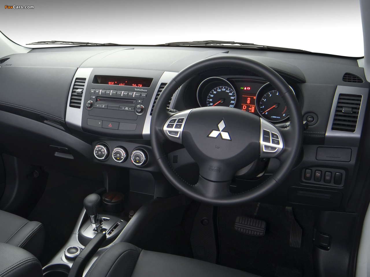 Photos of Mitsubishi Outlander ZA-spec 2010–12 (1280 x 960)