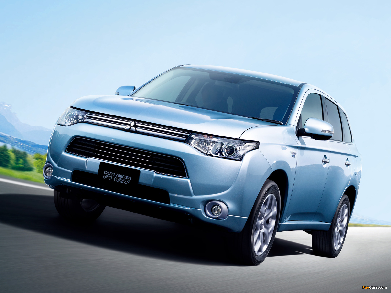 Photos of Mitsubishi Outlander PHEV JP-spec 2012 (1600 x 1200)