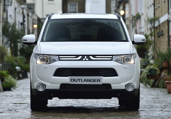 Photos of Mitsubishi Outlander UK-spec 2013