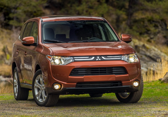 Photos of Mitsubishi Outlander US-spec 2013