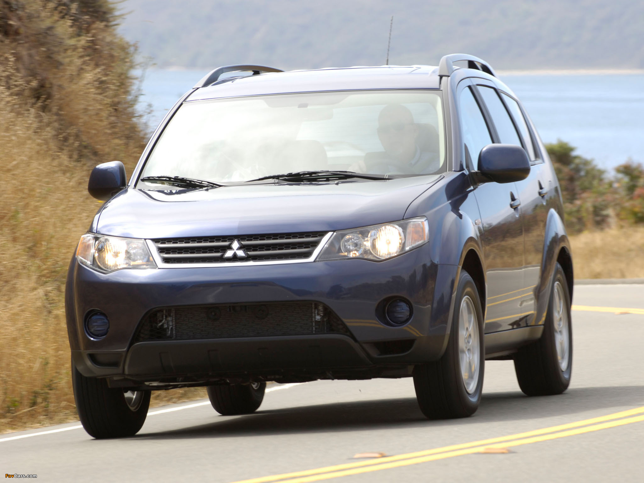 Pictures of Mitsubishi Outlander US-spec 2007–09 (2048 x 1536)