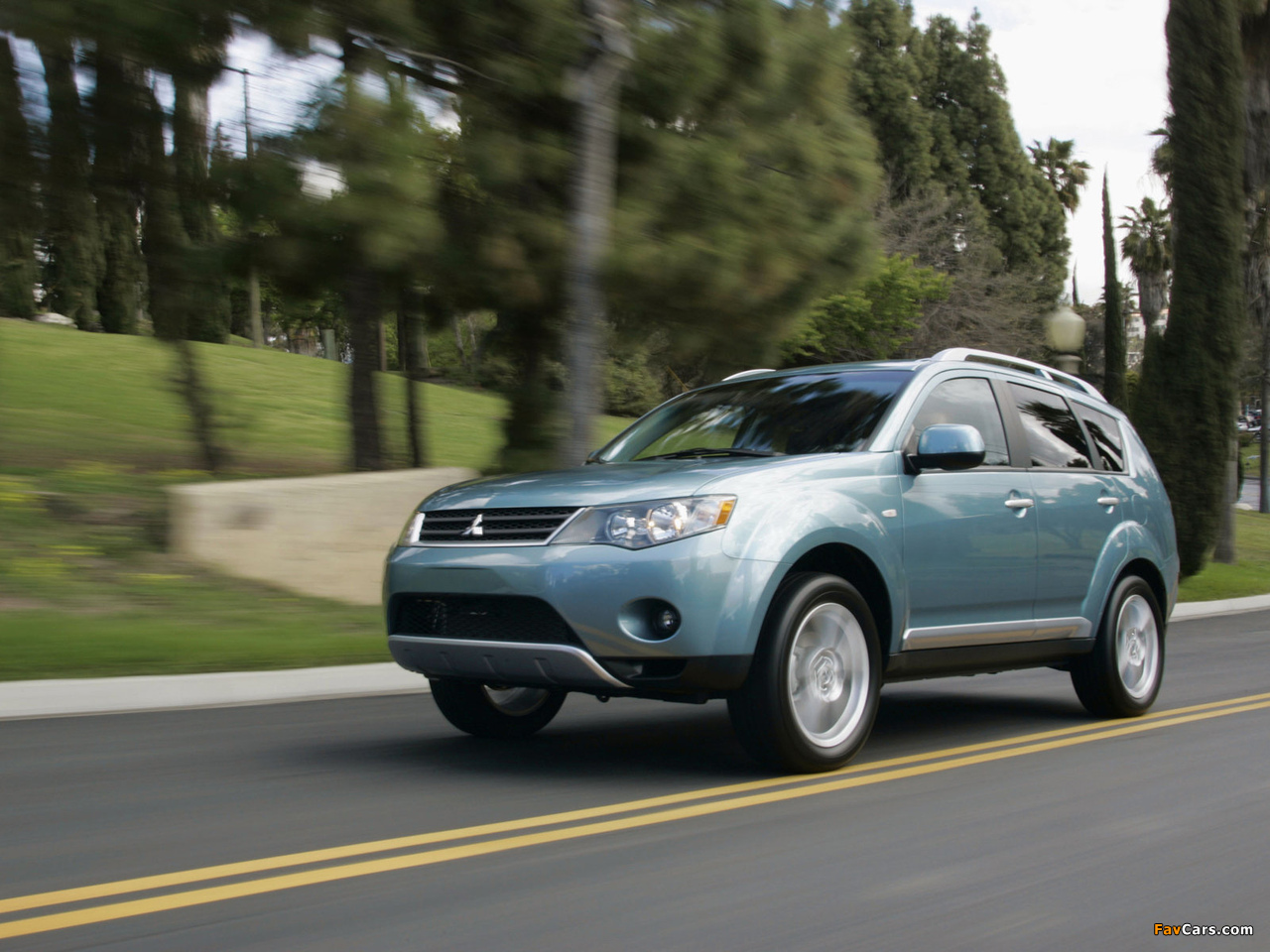 Pictures of Mitsubishi Outlander US-spec 2007–09 (1280 x 960)