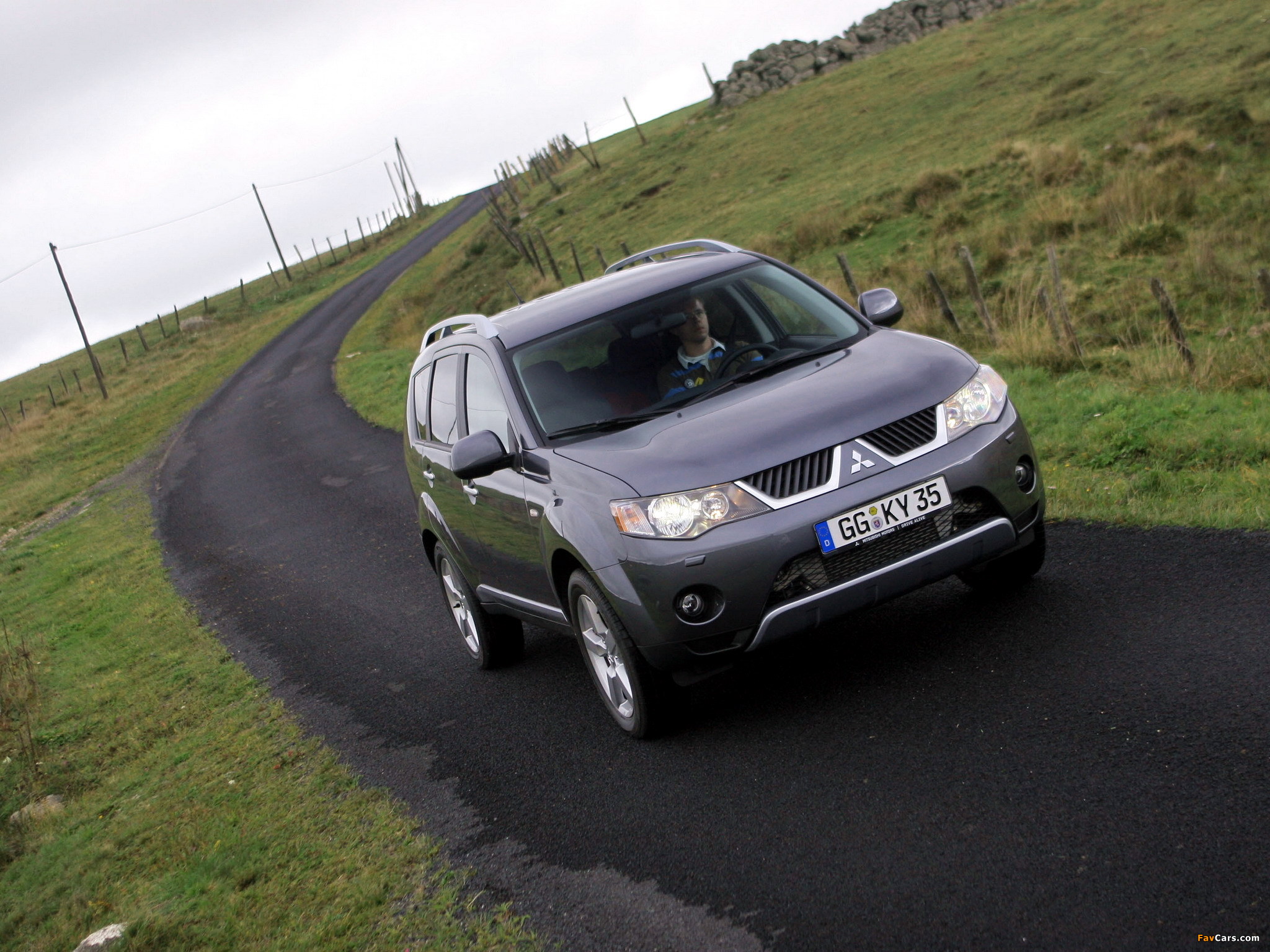 Pictures of Mitsubishi Outlander 2007–09 (2048 x 1536)