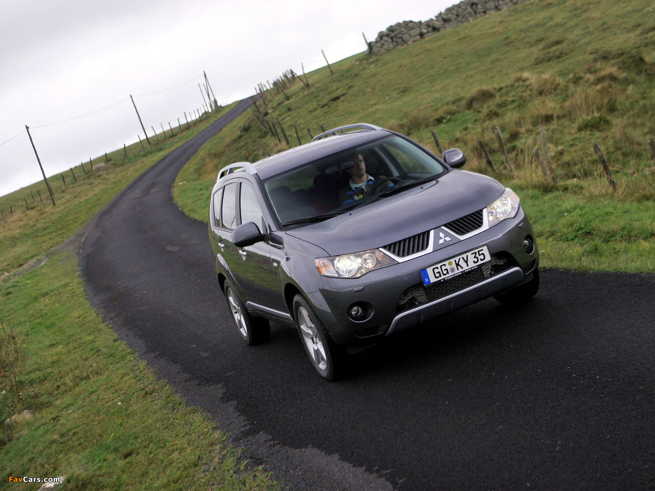 Pictures of Mitsubishi Outlander 2007–09 (1280 x 960)