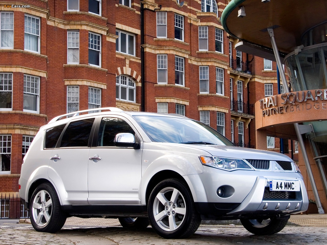 Pictures of Mitsubishi Outlander Warrior 2007–09 (1280 x 960)