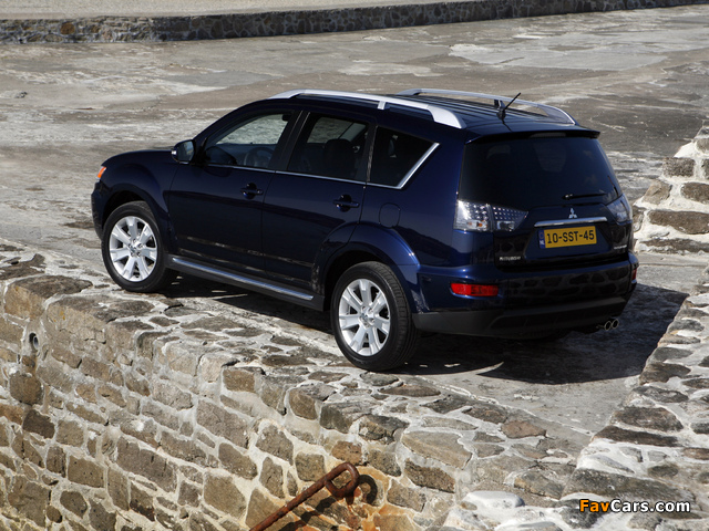Pictures of Mitsubishi Outlander 2009–12 (640 x 480)