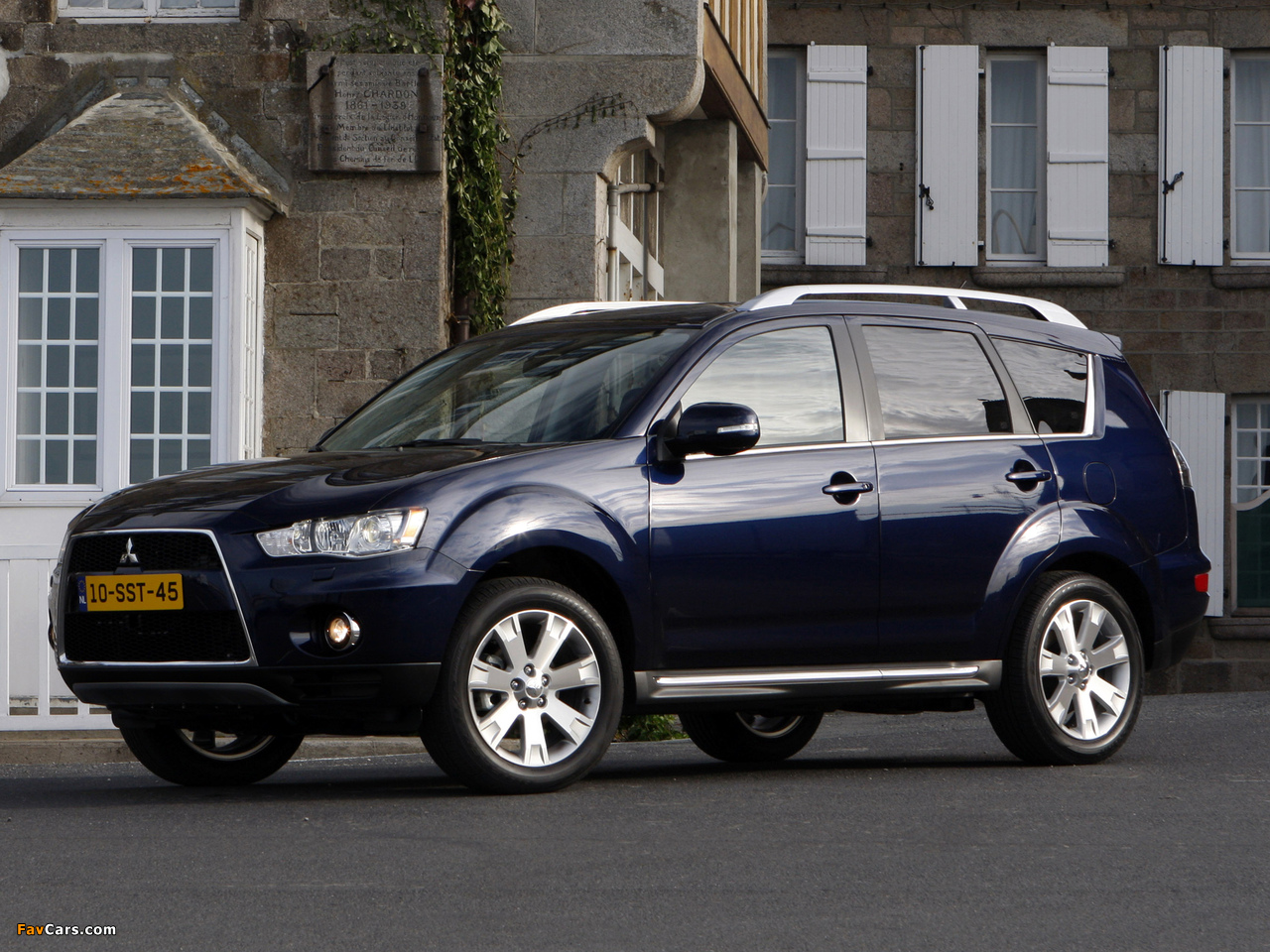 Pictures of Mitsubishi Outlander 2009–12 (1280 x 960)