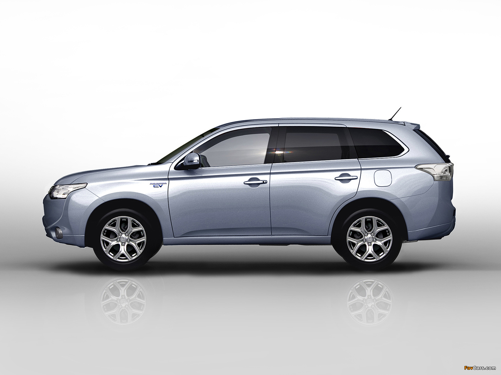 Pictures of Mitsubishi Outlander PHEV 2012 (1600 x 1200)