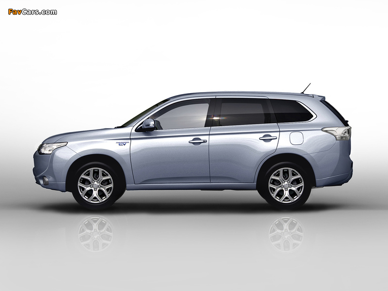 Pictures of Mitsubishi Outlander PHEV 2012 (800 x 600)