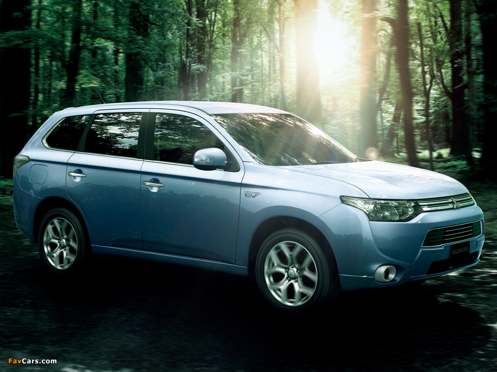 Pictures of Mitsubishi Outlander PHEV JP-spec 2012 (1024 x 768)