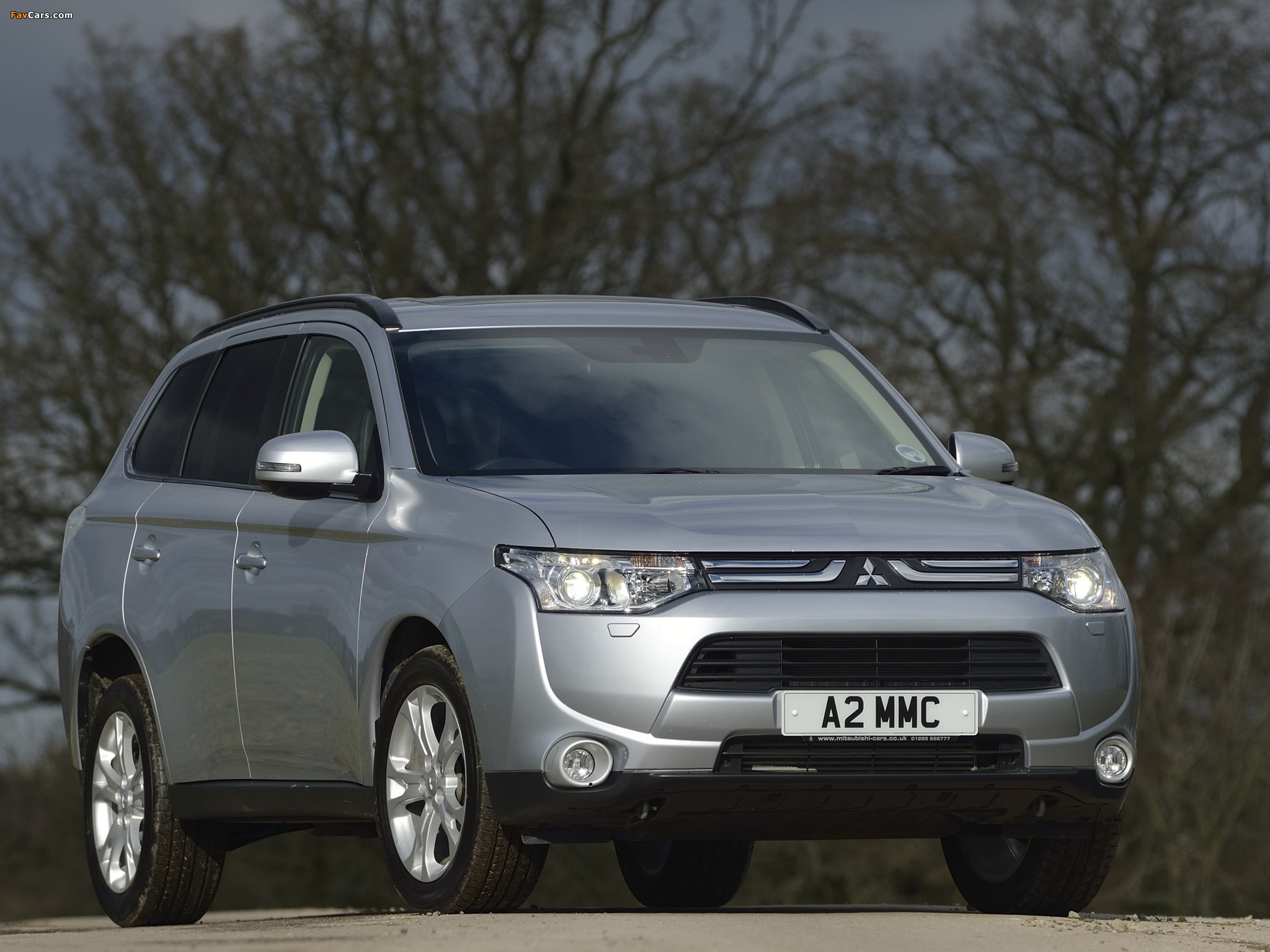 Pictures of Mitsubishi Outlander UK-spec 2013 (2048 x 1536)