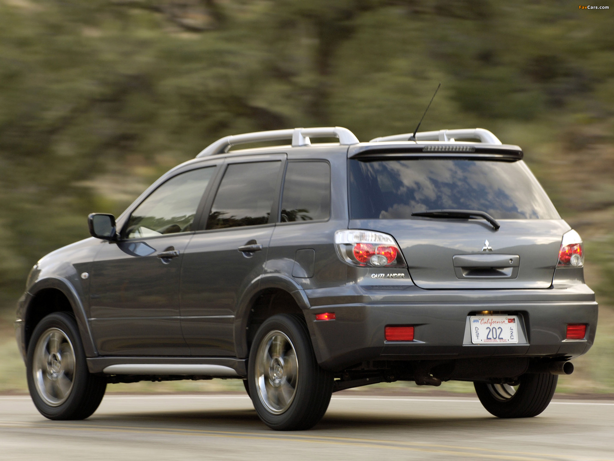 Mitsubishi Outlander US-spec 2003–06 wallpapers (2048 x 1536)