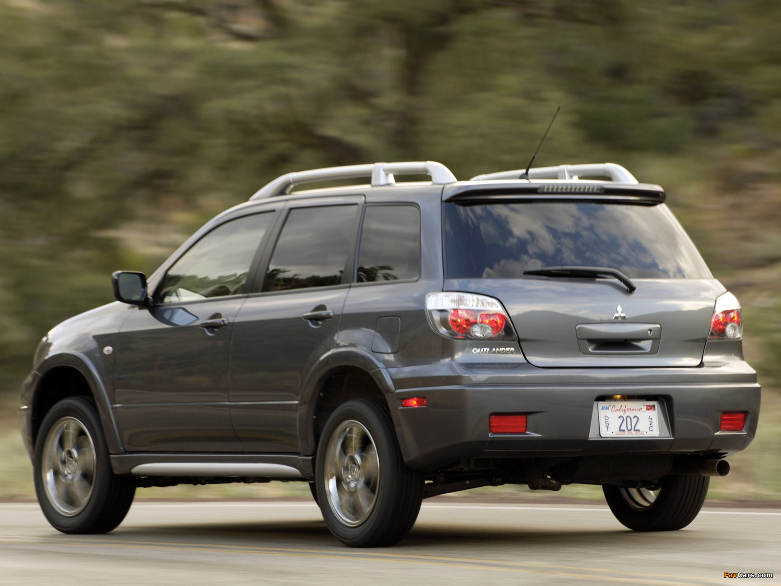 Mitsubishi Outlander US-spec 2003–06 wallpapers (1600 x 1200)