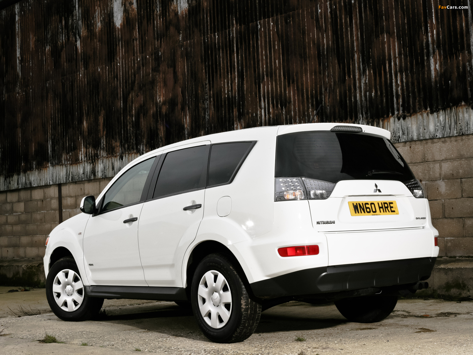 Mitsubishi Outlander Van UK-spec 2010 wallpapers (1600 x 1200)