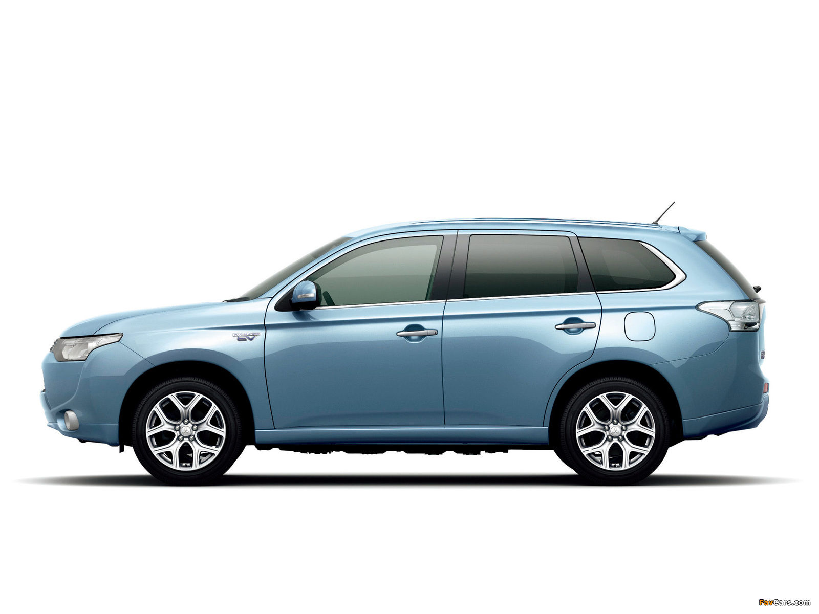 Mitsubishi Outlander PHEV JP-spec 2012 wallpapers (1600 x 1200)