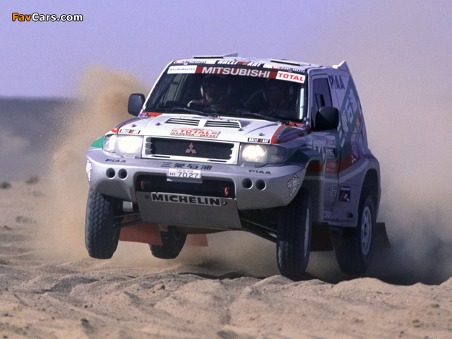 Pictures of Mitsubishi Pajero Evolution Dakar (V55W) 1999 (640 x 480)