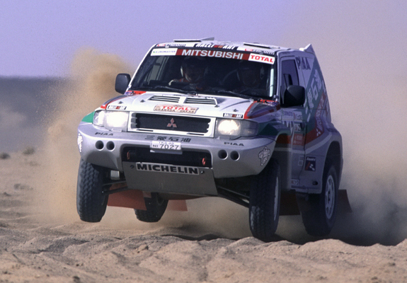 Pictures of Mitsubishi Pajero Evolution Dakar (V55W) 1999