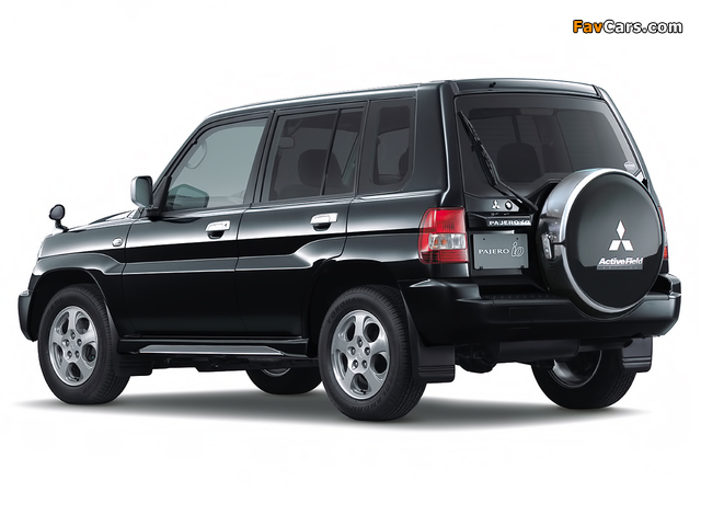 Images of Mitsubishi Pajero iO 5-door 2000–07 (640 x 480)