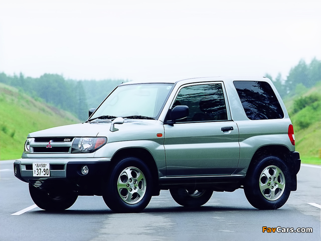 Photos of Mitsubishi Pajero iO 3-door 1998–2000 (640 x 480)