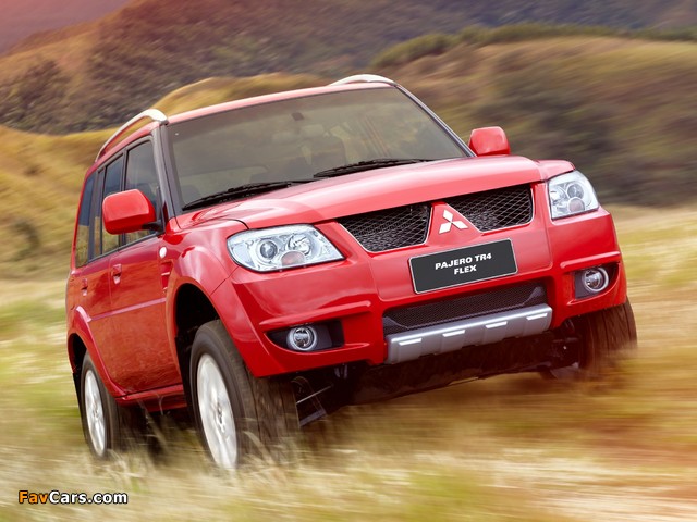 Photos of Mitsubishi Pajero TR4 2012 (640 x 480)