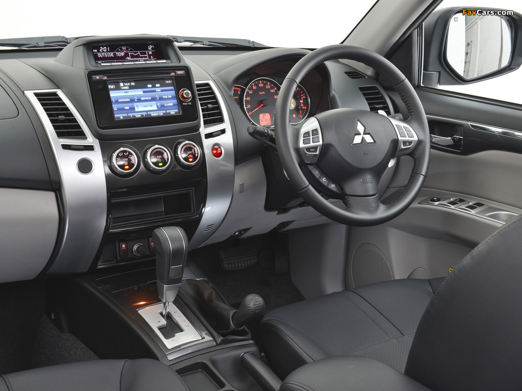 Images of Mitsubishi Pajero Sport ZA-spec 2013 (1024 x 768)