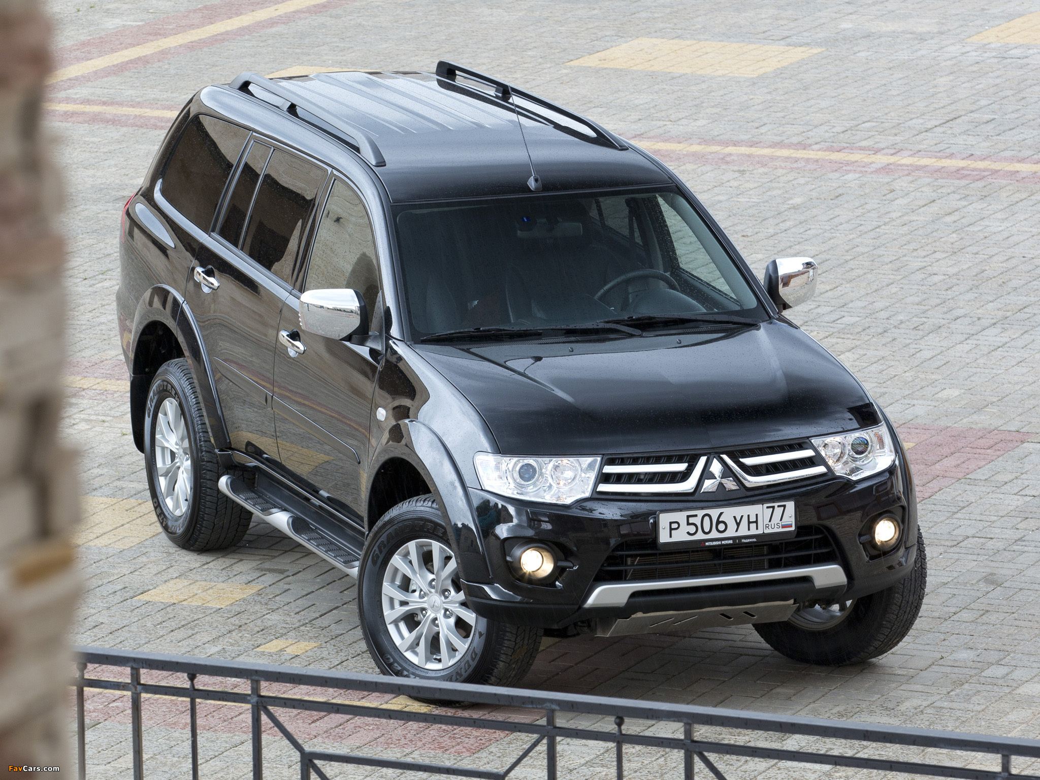 Photos of Mitsubishi Pajero Sport 2013 (2048 x 1536)