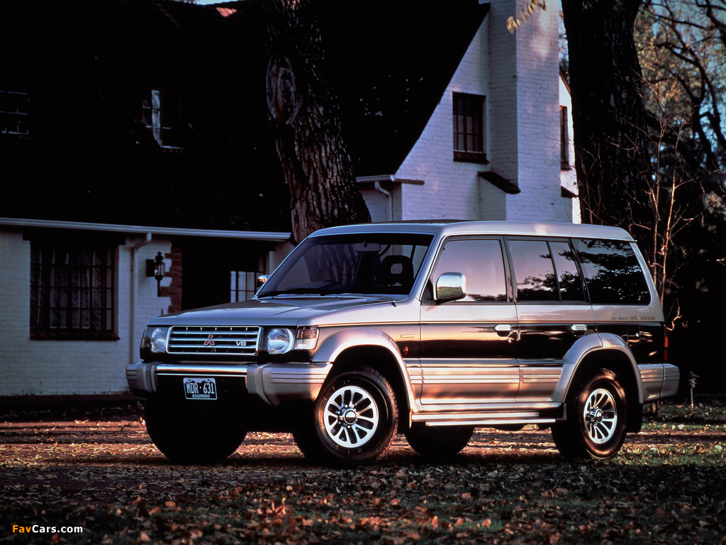 Images of Mitsubishi Pajero Wagon JP-spec (II) 1991–97 (1024 x 768)