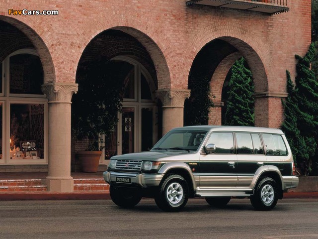 Mitsubishi Pajero Wagon 1991–97 photos (640 x 480)