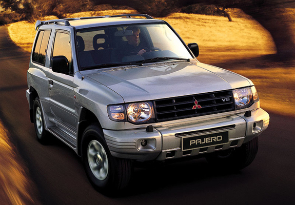 Mitsubishi Pajero Metal Top 1997–99 images
