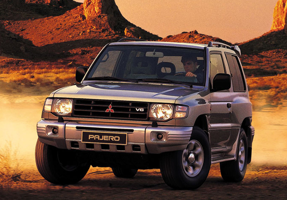Mitsubishi Pajero Metal Top 1997–99 photos