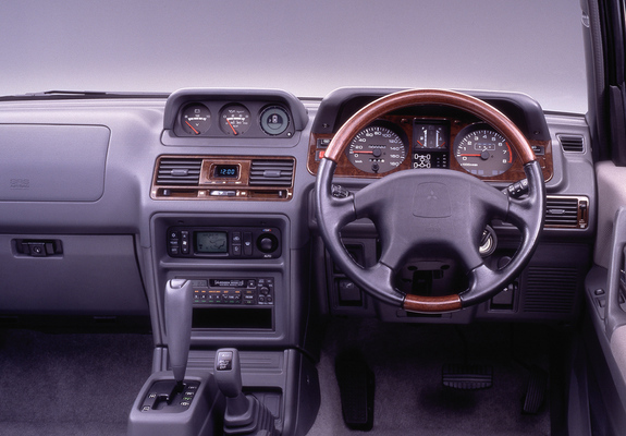 Mitsubishi Pajero Metal Top JP-spec 1997–99 pictures