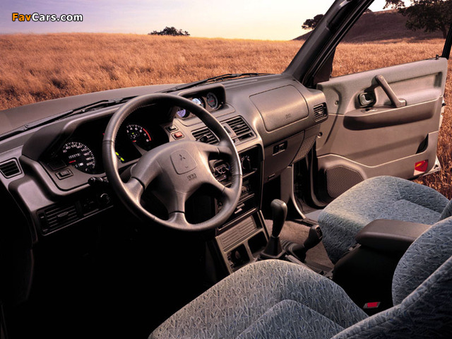 Mitsubishi Pajero Wagon 1997–99 wallpapers (640 x 480)