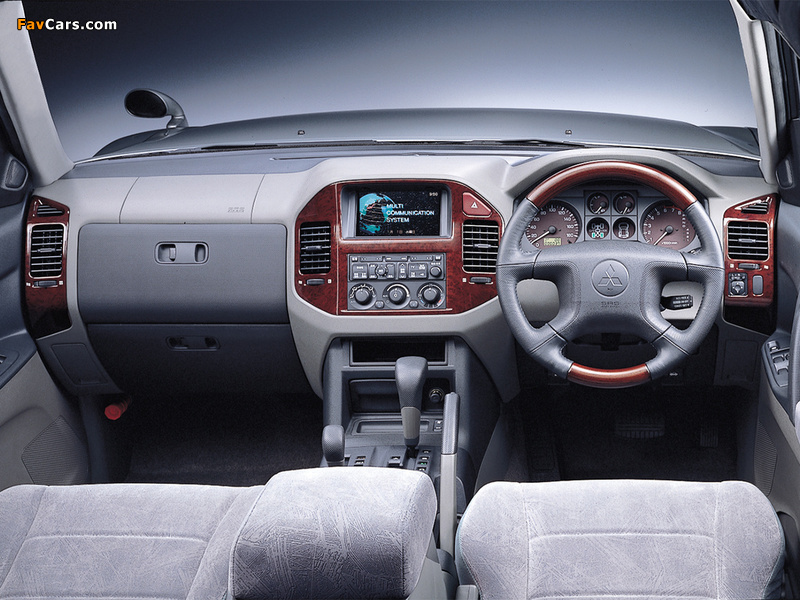 Mitsubishi Pajero LongExceed JP-spec 1999–2002 pictures (800 x 600)