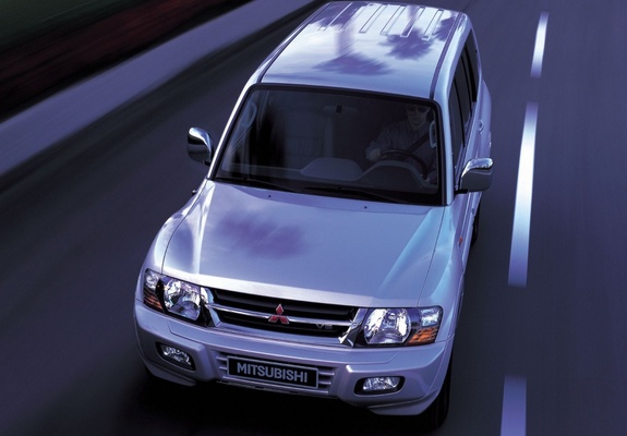 Mitsubishi Pajero 5-door (III) 1999–2006 pictures