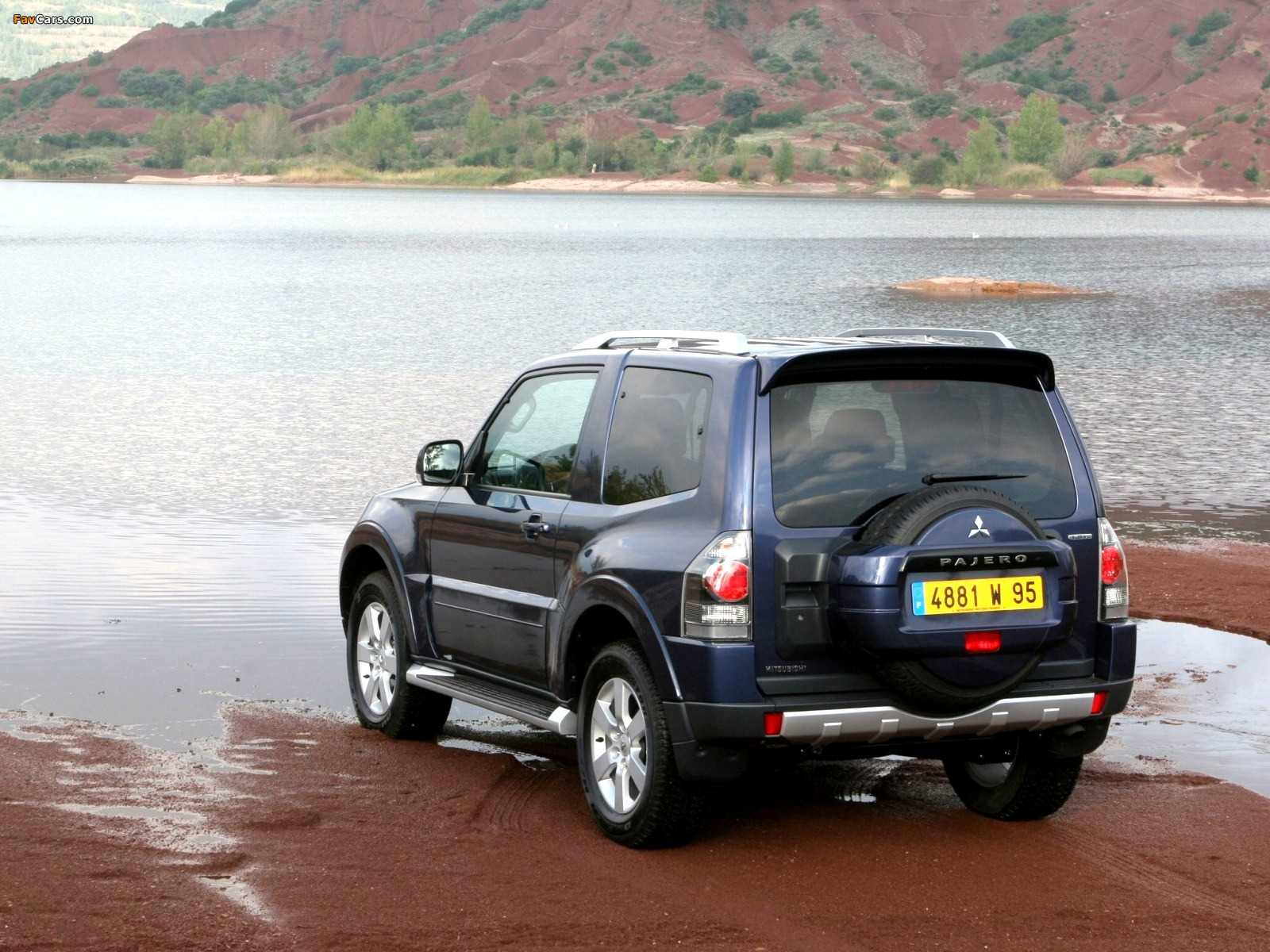 Mitsubishi Pajero 3-door 2006 pictures (1600 x 1200)