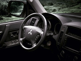 Mitsubishi Pajero 5-door 2011 images