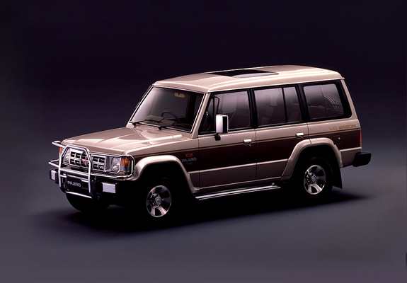 Photos of Mitsubishi Pajero Wagon (I) 1983–91