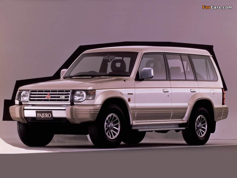 Photos of Mitsubishi Pajero Wagon JP-spec (II) 1991–97 (800 x 600)