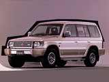 Photos of Mitsubishi Pajero Wagon JP-spec (II) 1991–97